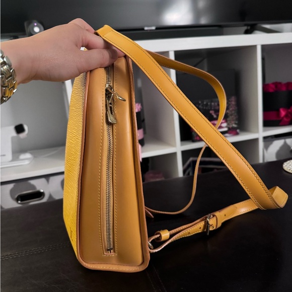 LV EPI BACKPACK - Picture 12 of 16